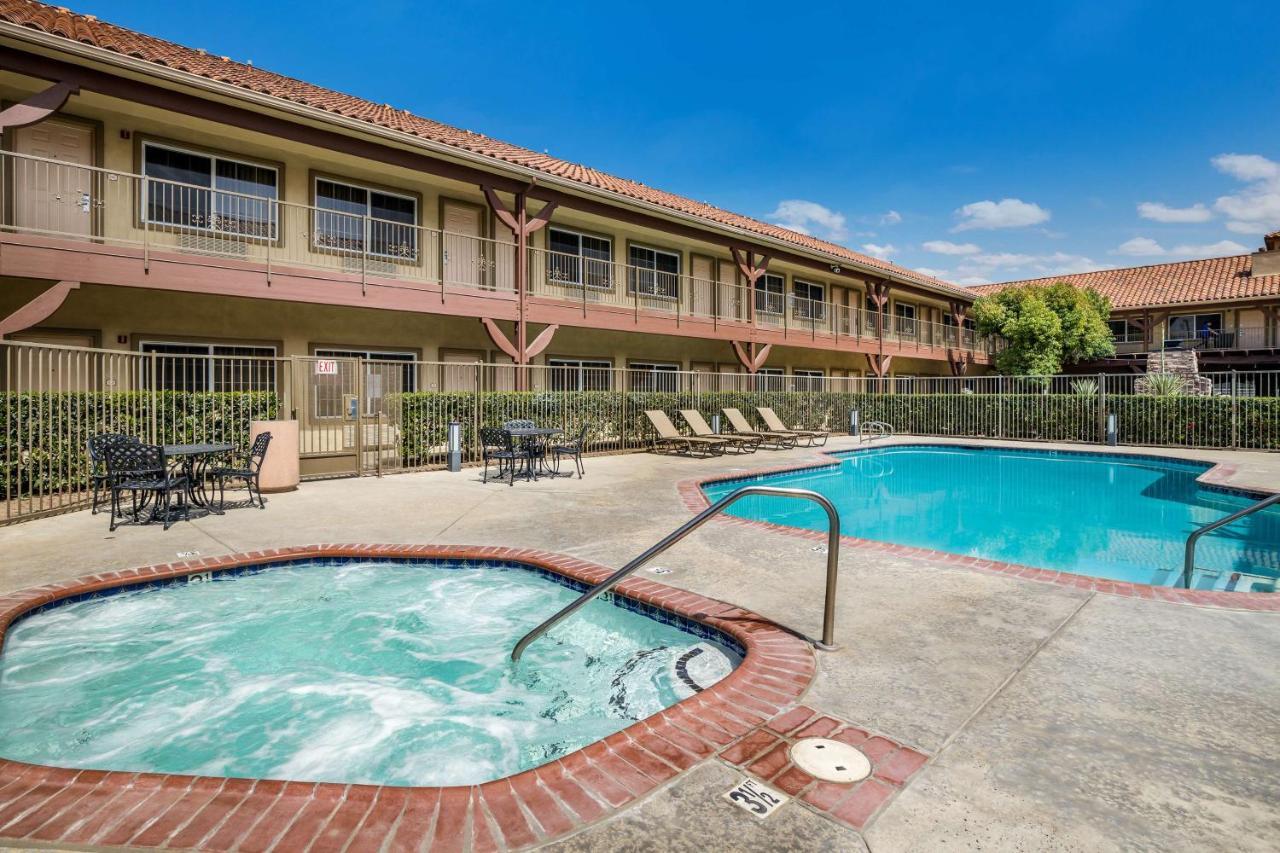 Best Western Corona Hotel & Suites Exterior foto