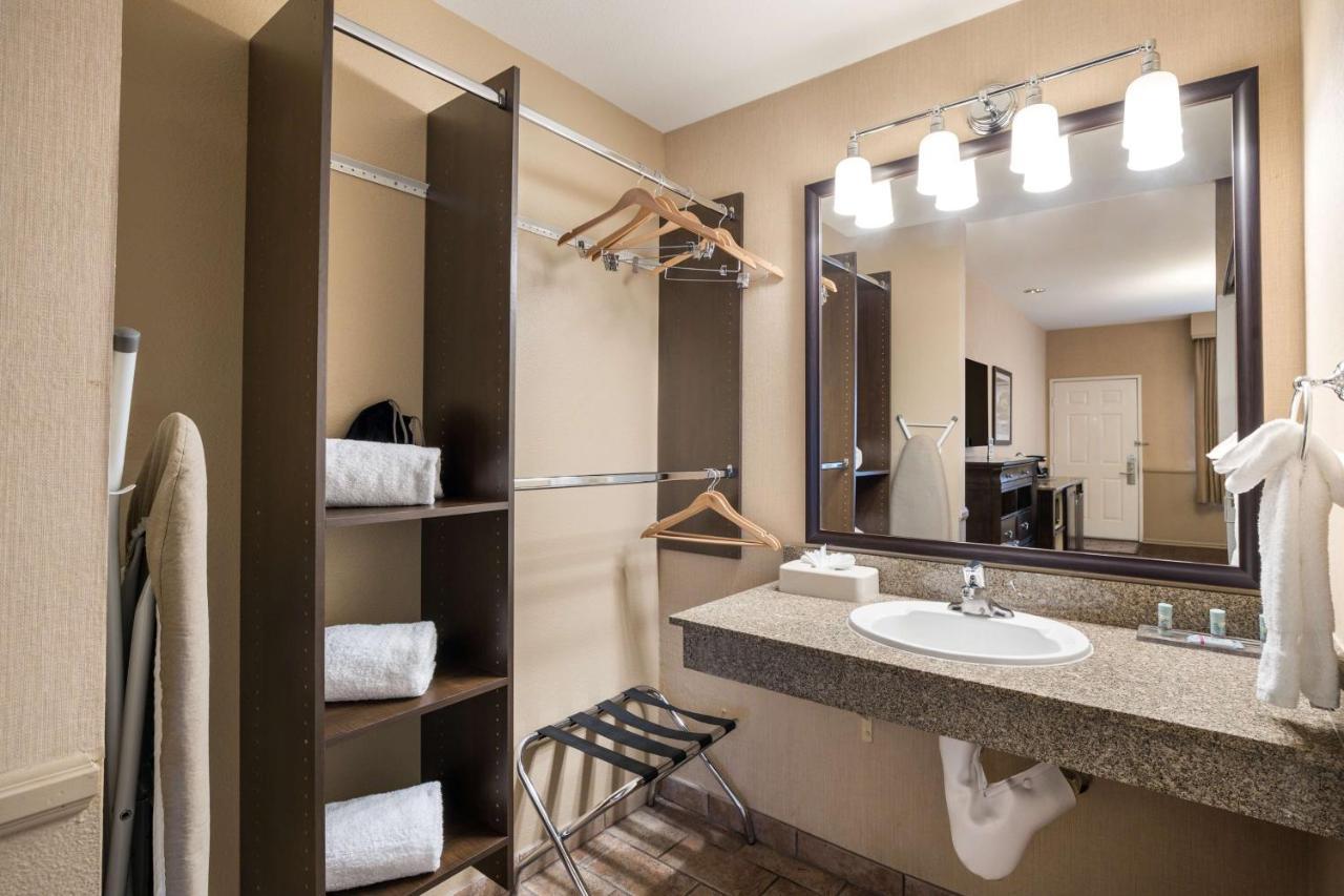 Best Western Corona Hotel & Suites Exterior foto